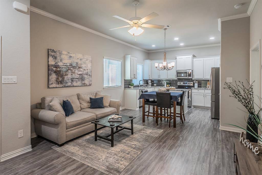 Burleson, TX 76028,1201 Summerset Lane