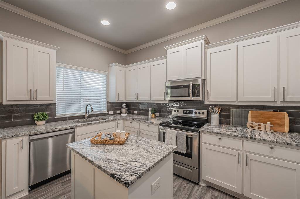 Burleson, TX 76028,1201 Summerset Lane