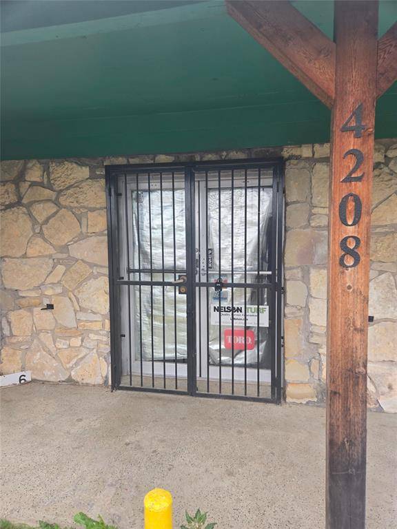 Fort Worth, TX 76116,4208 Benbrook Highway