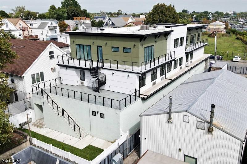 Bayonne City, NJ 07002,82-84 E 31St St #202