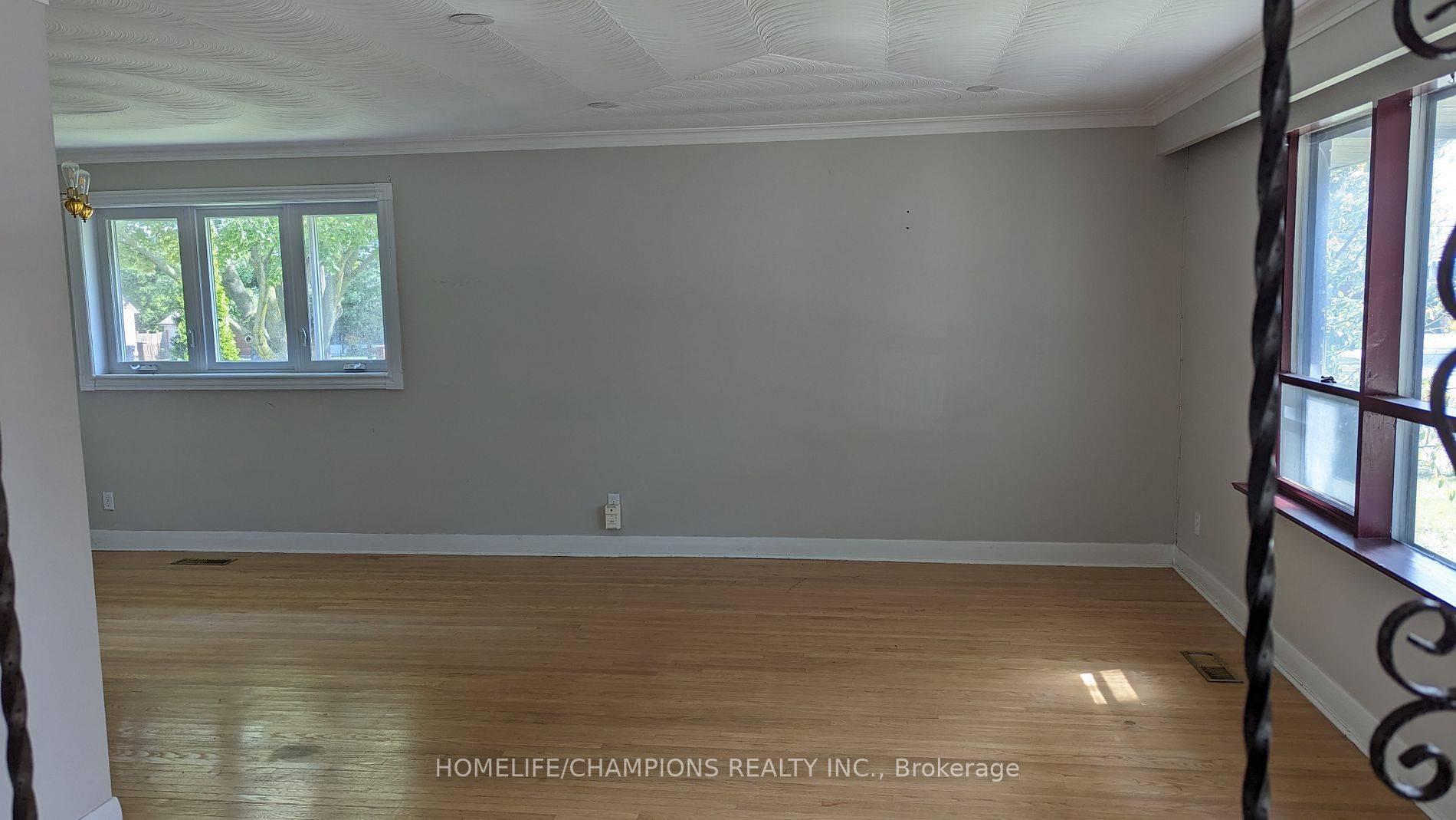 Toronto E04, ON M1R 2N6,36 Galsworthy AVE