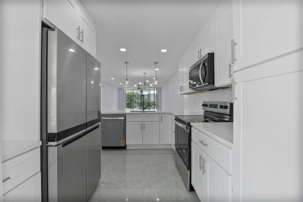 Pompano Beach, FL 33069,2901 S Palm Aire Dr #306