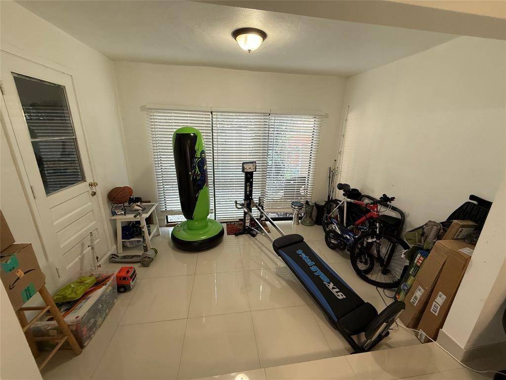 Hollywood, FL 33021,Address not disclosed