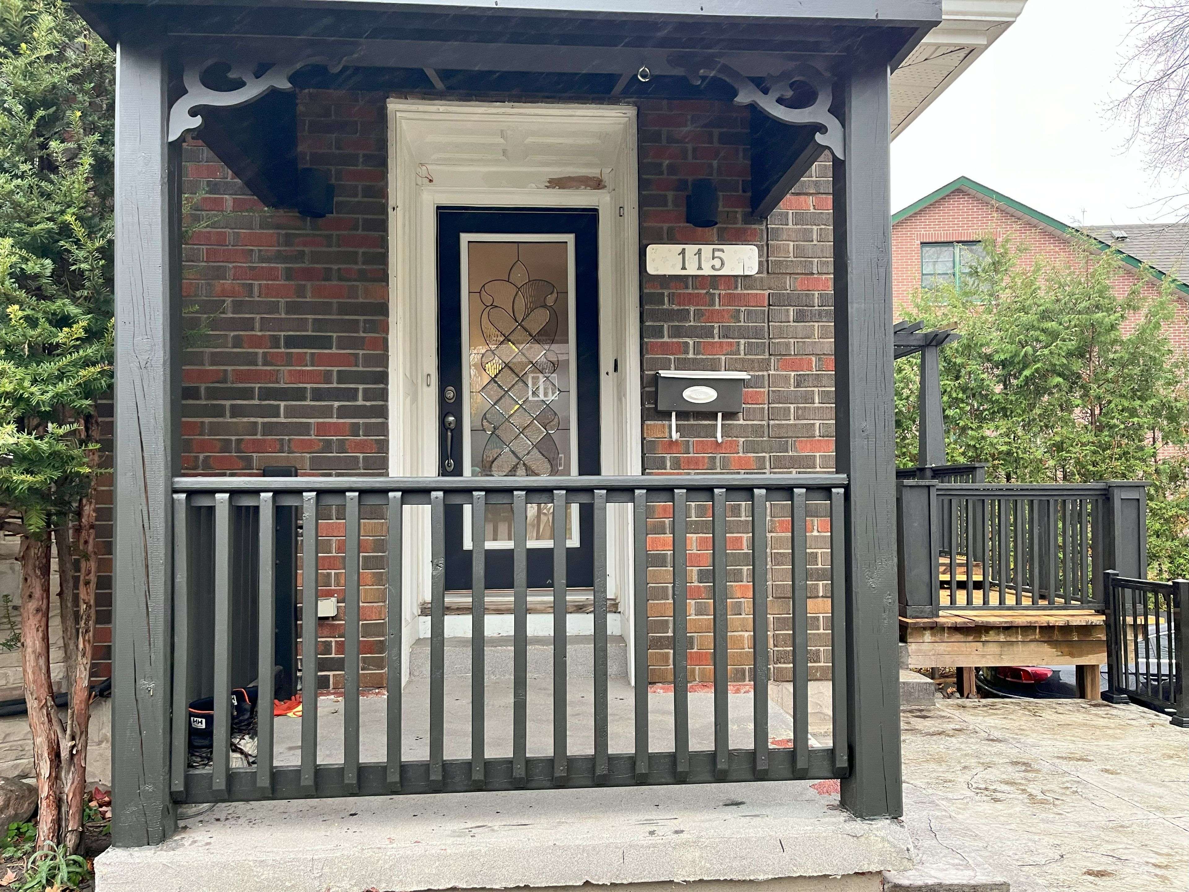 Newmarket, ON L3Y 4B2,115 Raglan ST