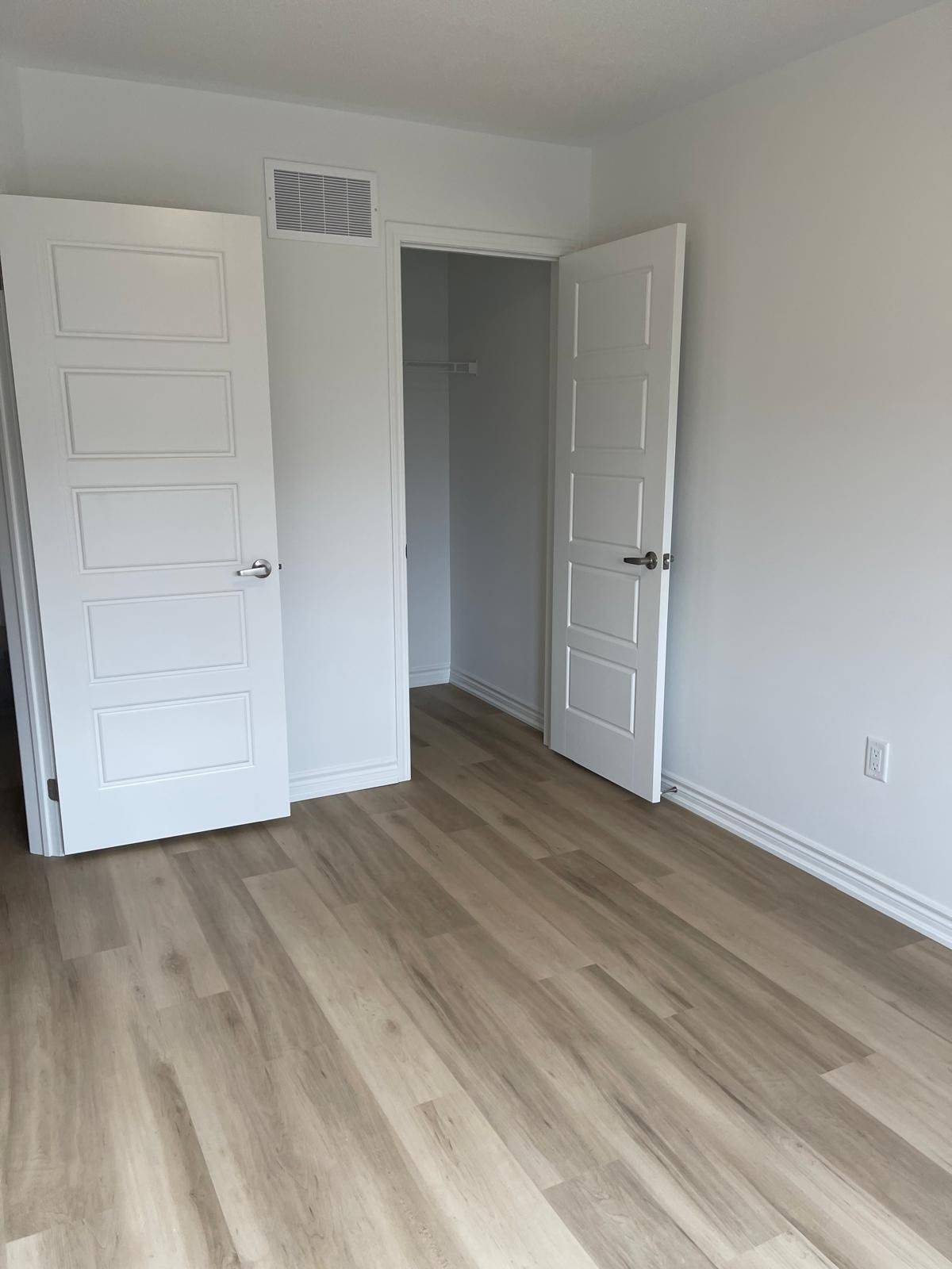 Barrie, ON L2S 3W6,4 Vinewood CRES