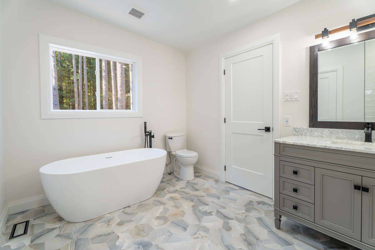 Tiny, ON L9M 0C2,14 Eagle RD