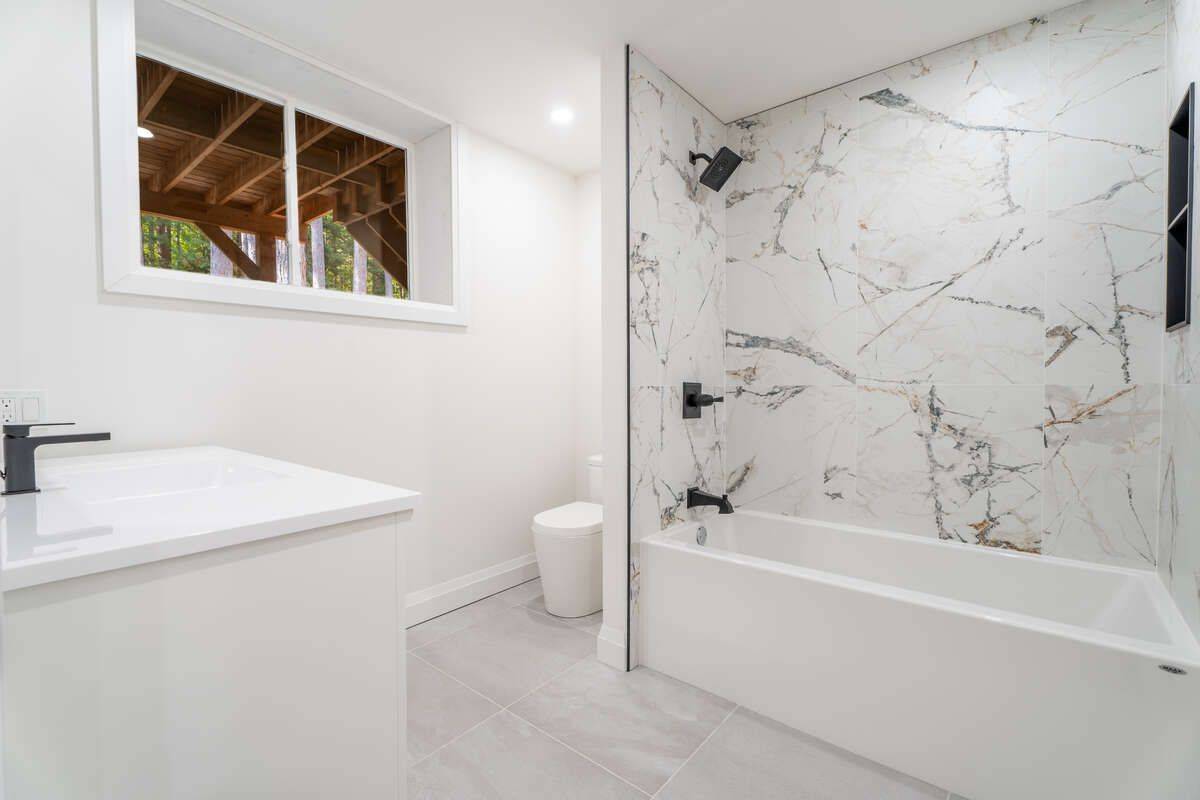 Tiny, ON L9M 0C2,14 Eagle RD