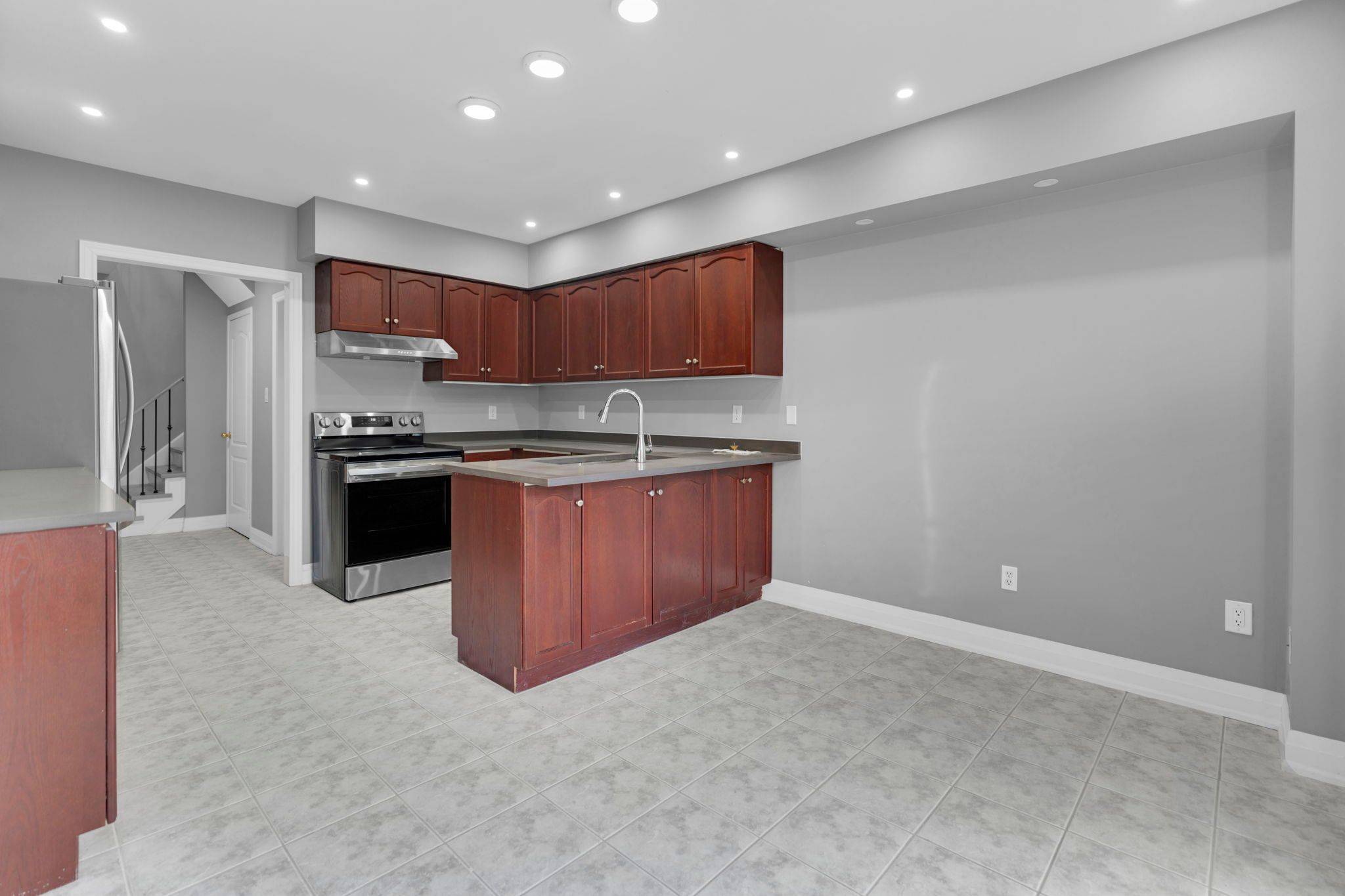 Brampton, ON L6X 4T5,18 Cobbler ST