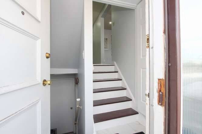 Mississauga, ON L4T 3C7,7500 Goreway DR E #37