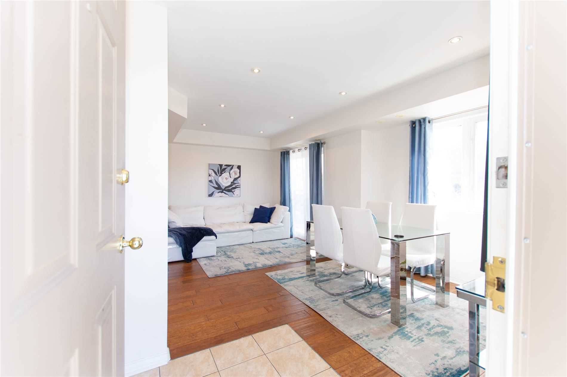 Mississauga, ON L5M 8C7,4975 Southampton DR #313