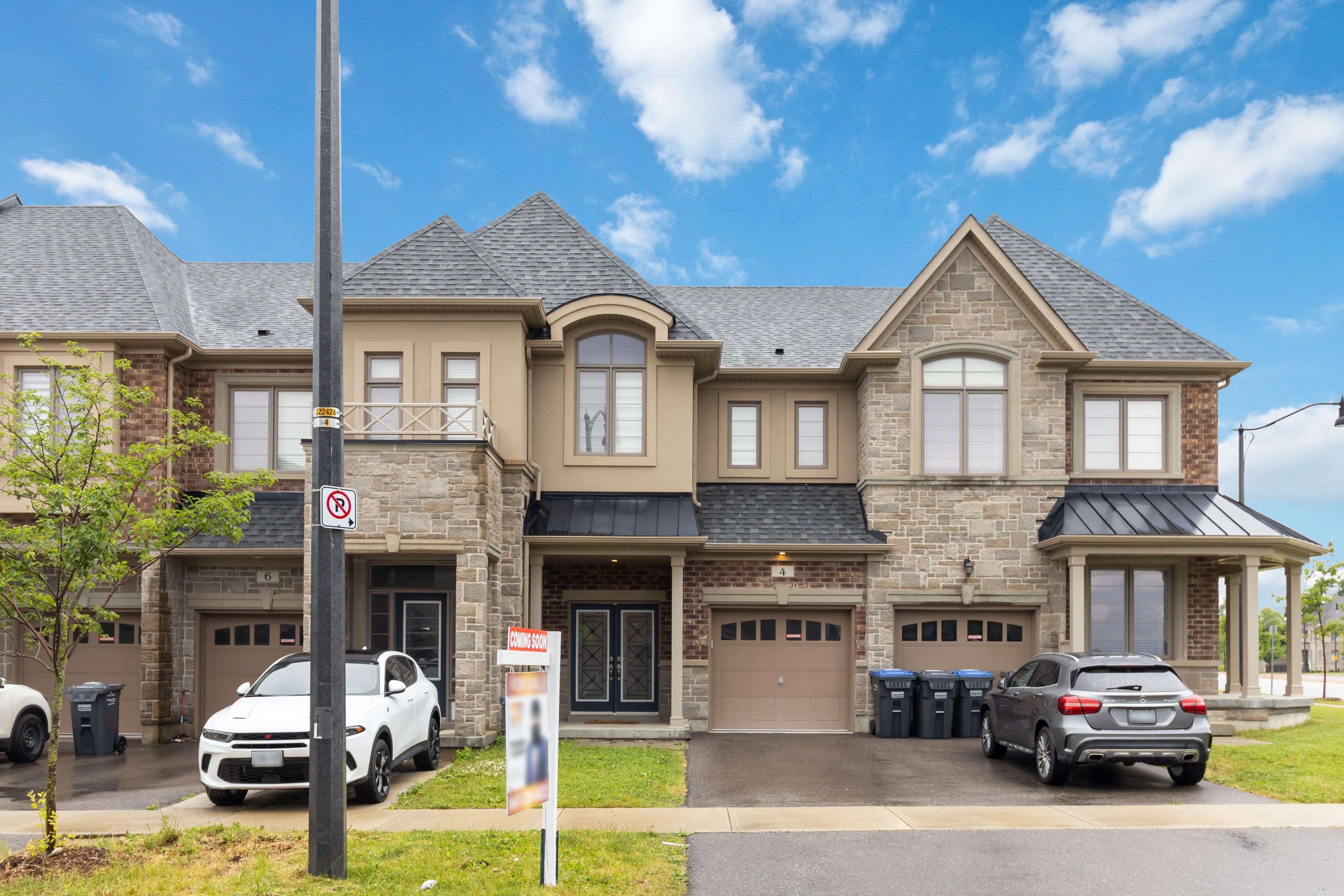 Brampton, ON L6Y 6H6,4 Dalbeattie DR