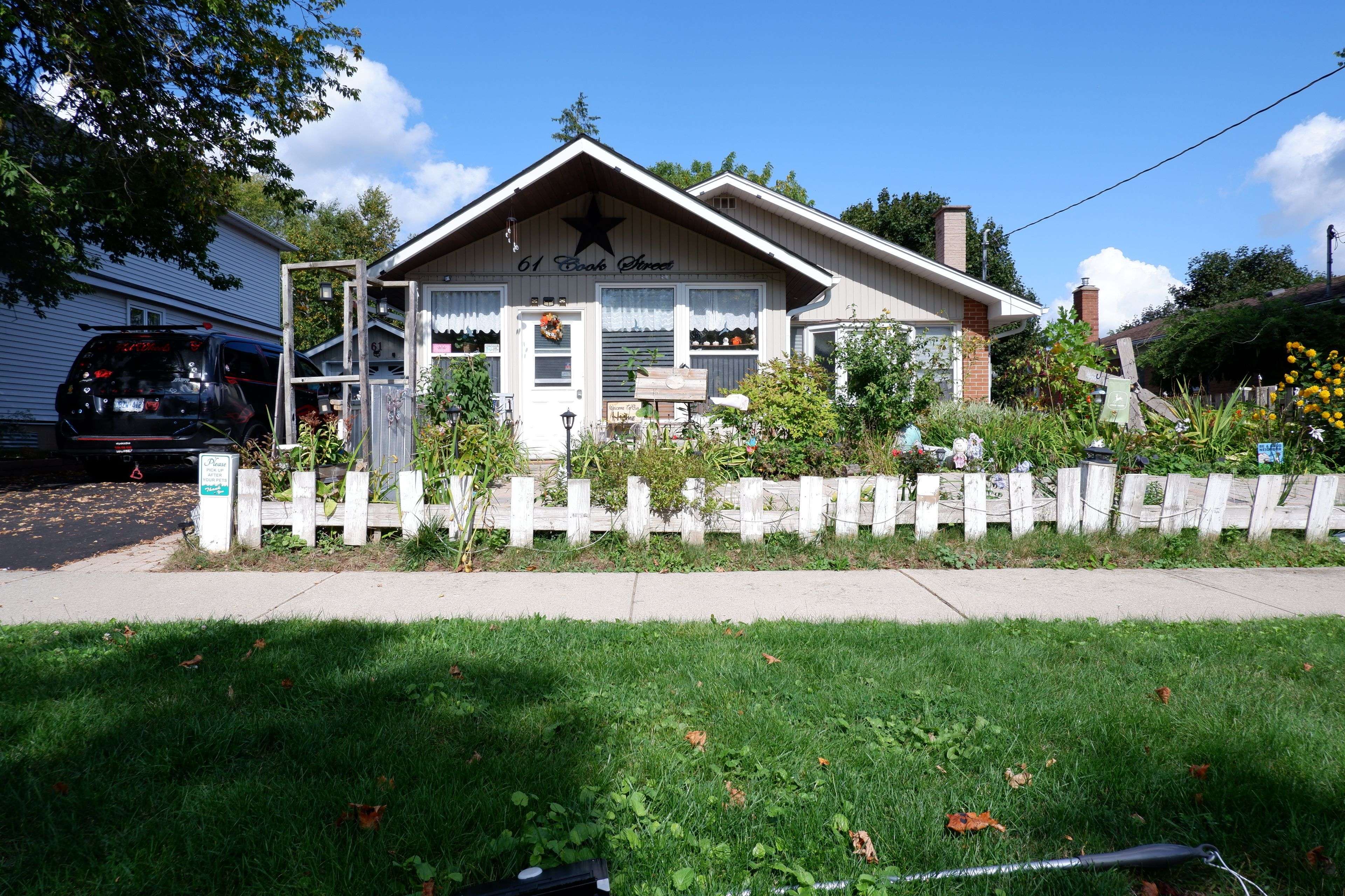 Halton Hills, ON L7J 1Z5,61 Cook ST