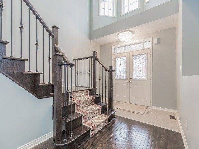 Brampton, ON L6R 3T8,25 Locarno ST