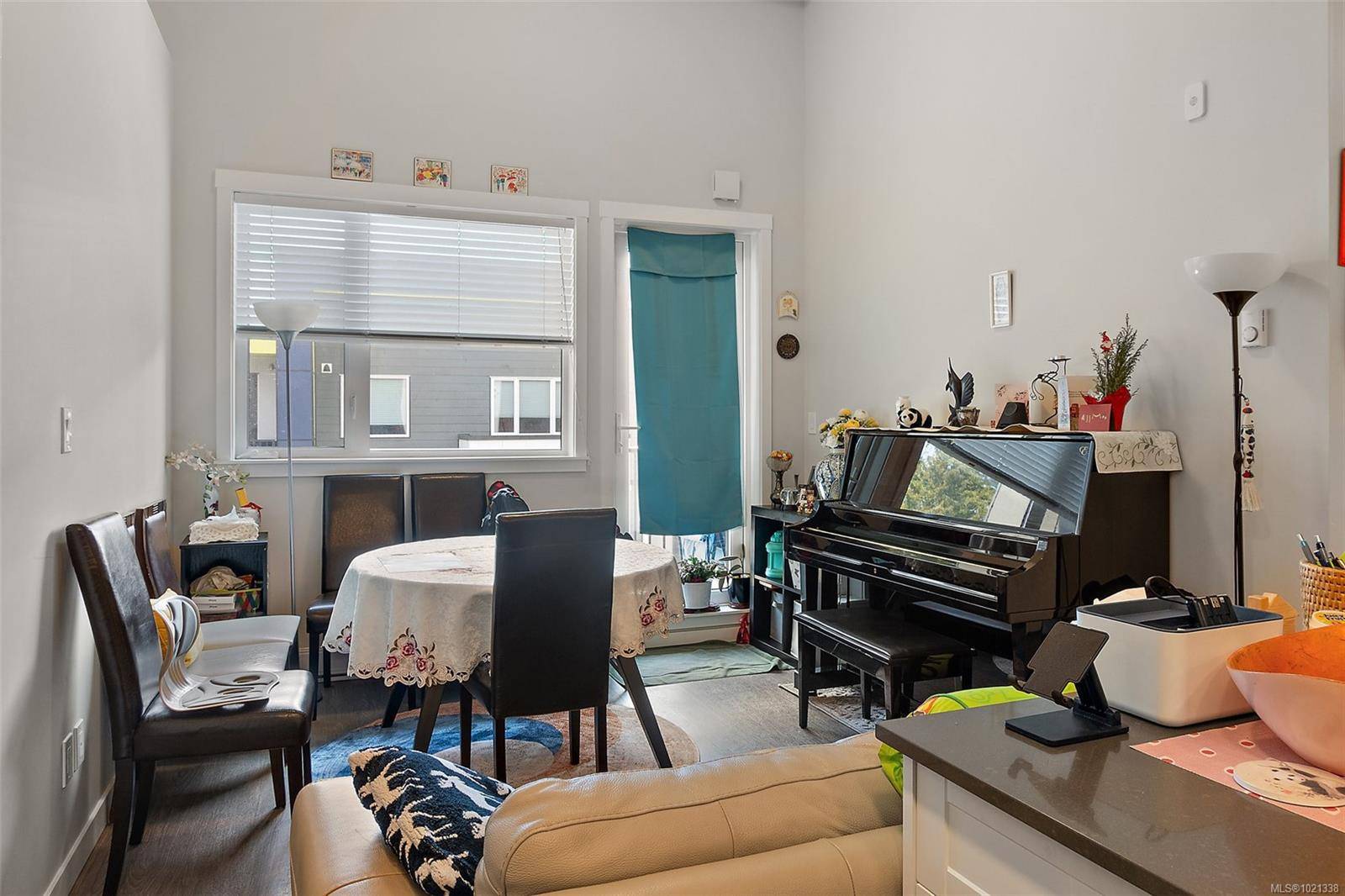 Langford, BC V9B 3X9,2843 Jacklin Rd #607