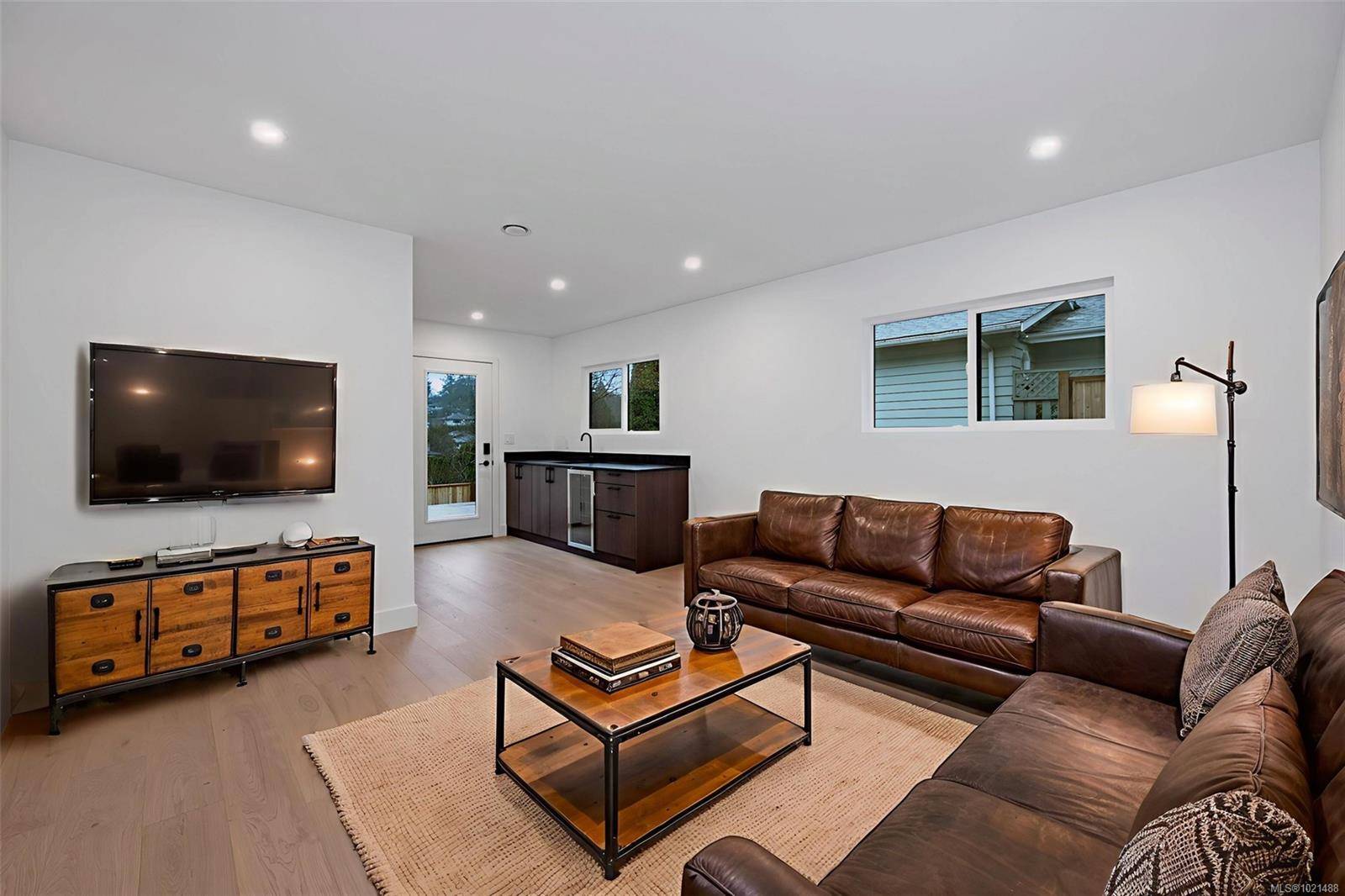 Saanich, BC V8X 3B5,1041 Hulford St