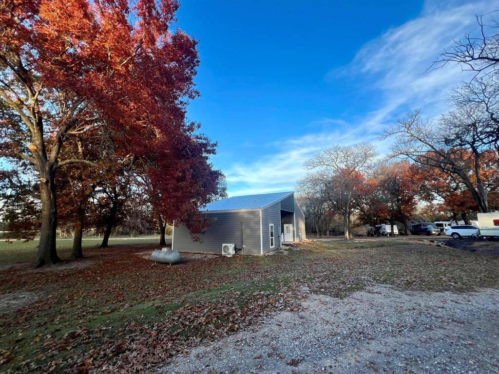 Bonham, TX 75418,6869 S State Highway 121