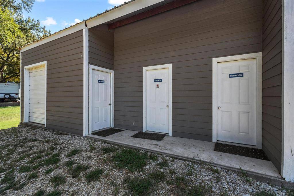 Bonham, TX 75418,6869 S State Highway 121