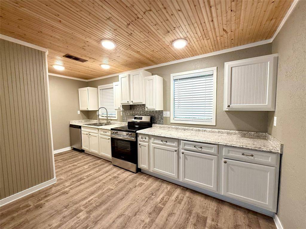 Emory, TX 75440,449 Private Road 7709