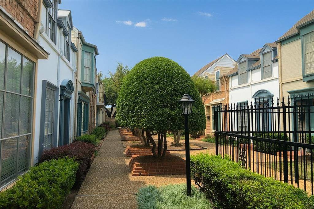 Dallas, TX 75220,9844 Valley Meadow Court