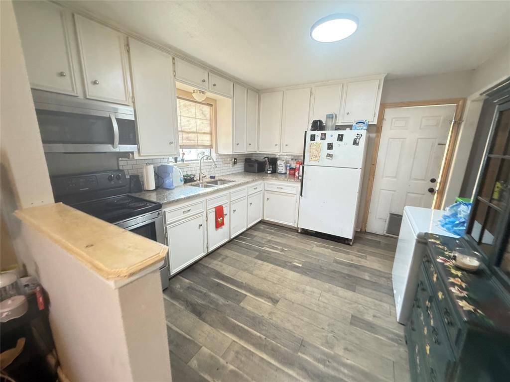 Clyde, TX 79510,108 Elm Street