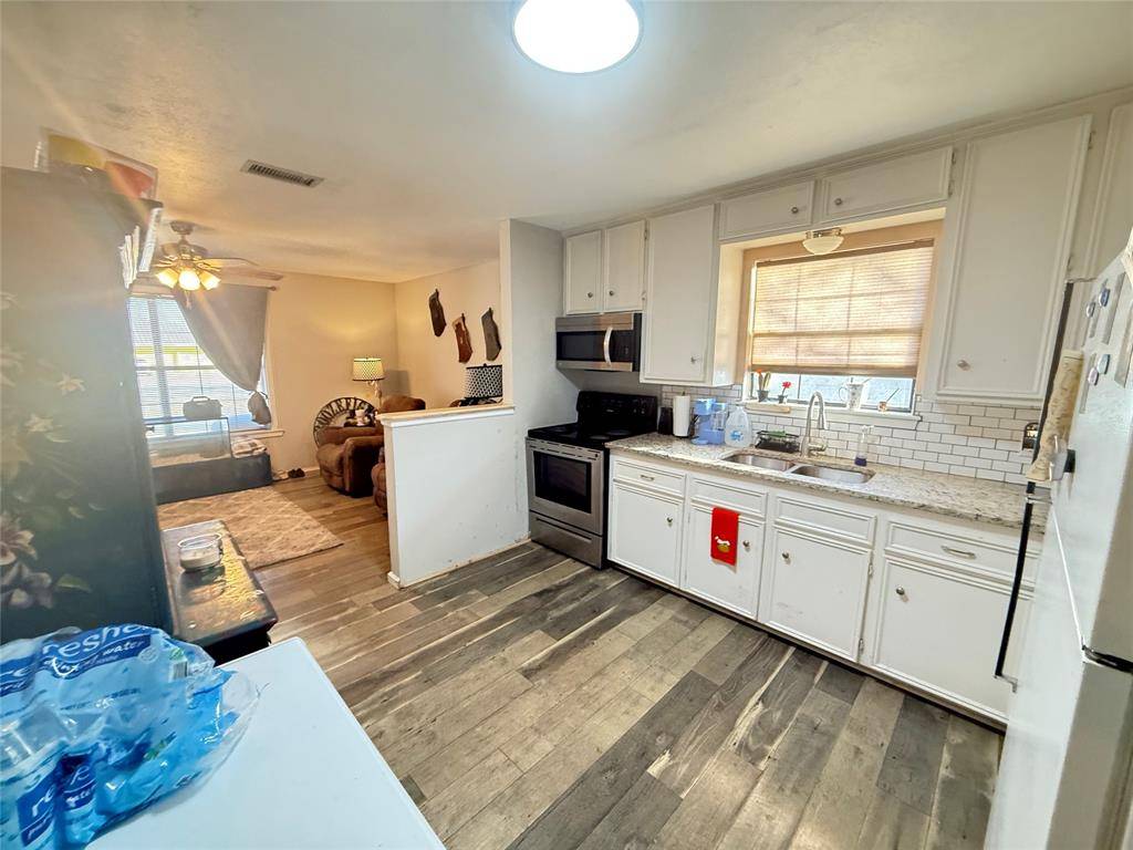 Clyde, TX 79510,108 Elm Street