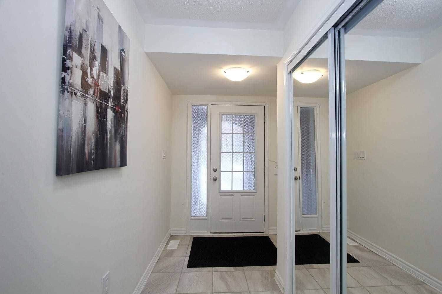 Toronto E04, ON M1L 0J4,39 Fusilier DR