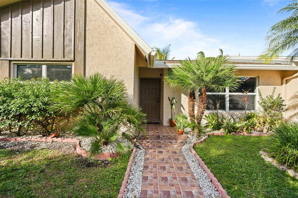 Dania Beach, FL 33004,417 SE 4th St