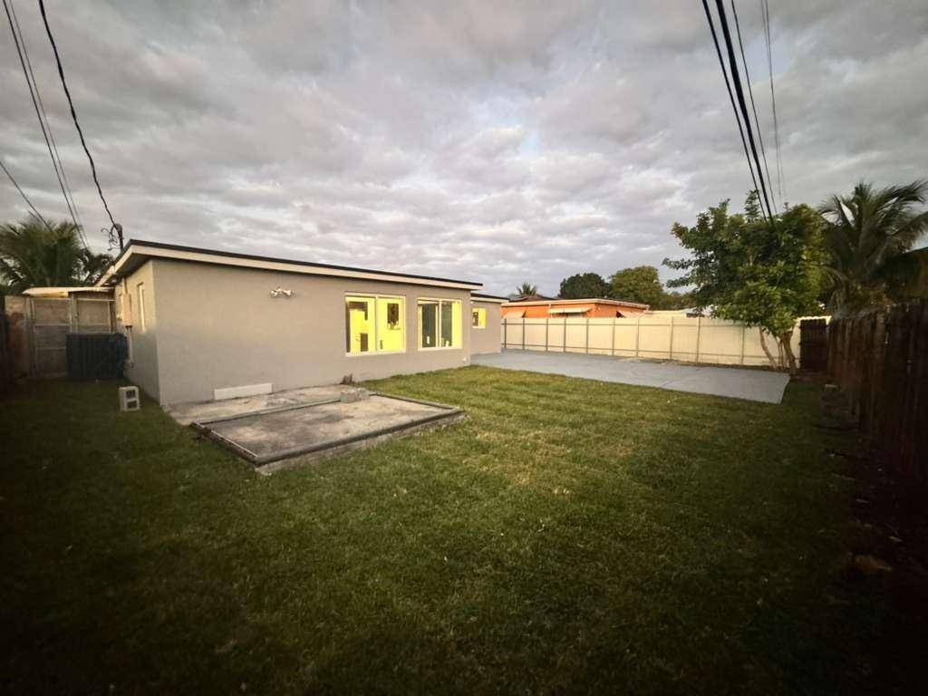 Miramar, FL 33023,7430 Venetian St