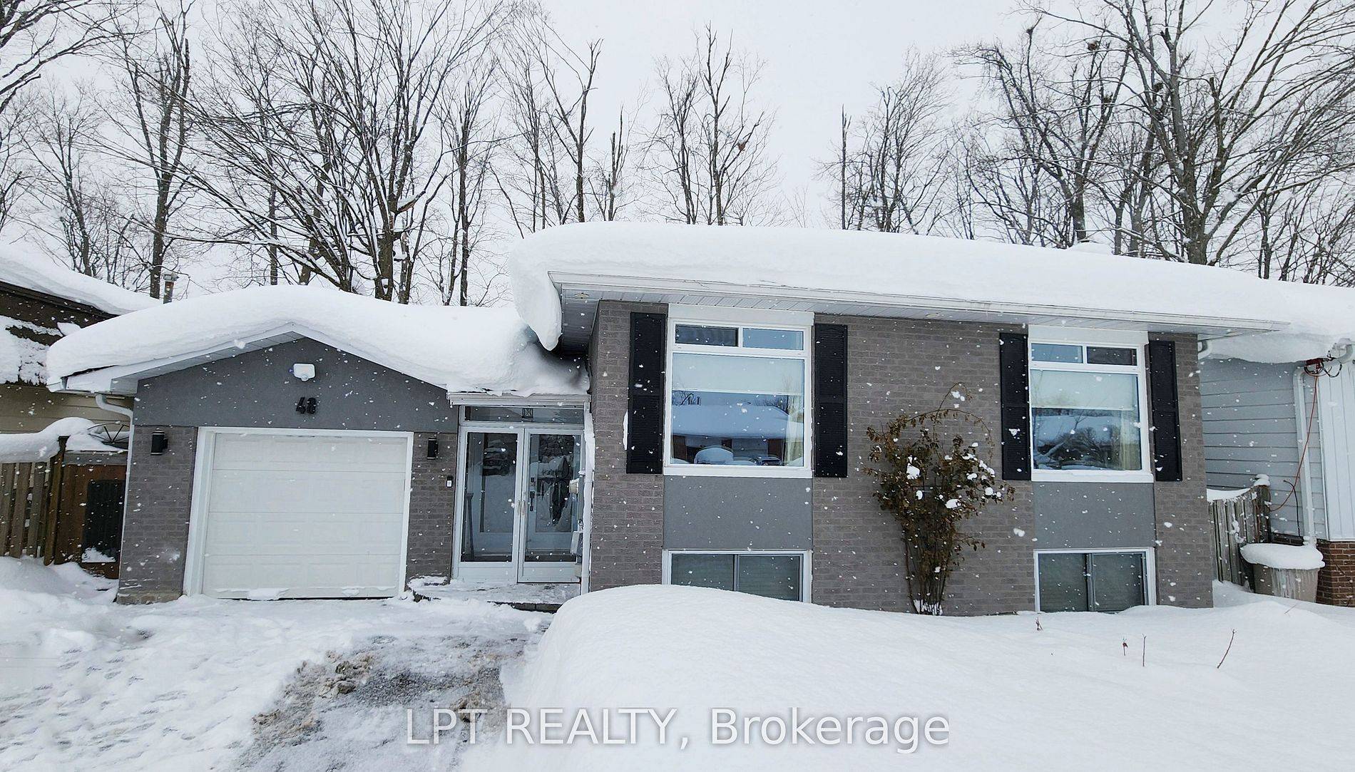 Barrie, ON L4M 4X2,48 Maplehurst CRES