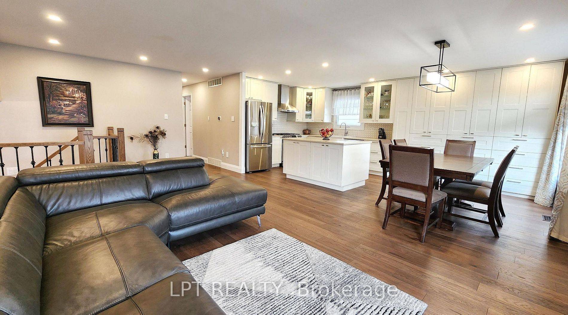 Barrie, ON L4M 4X2,48 Maplehurst CRES