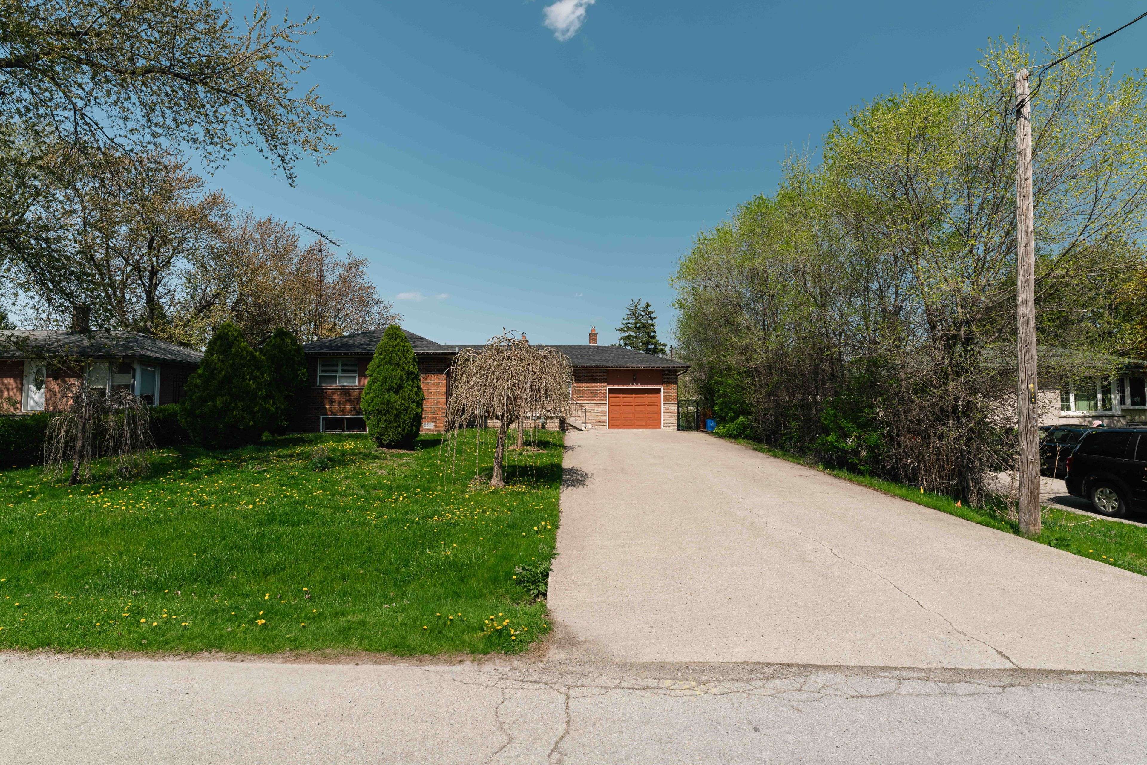 Oakville, ON L6L 4L1,365 Sandhurst DR