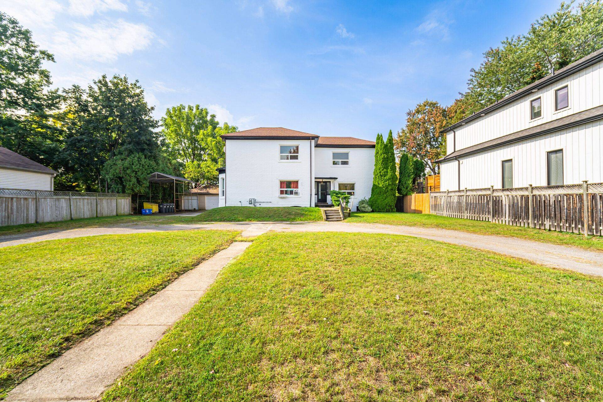 Burlington, ON L7R 2R3,486 Holtby AVE #3