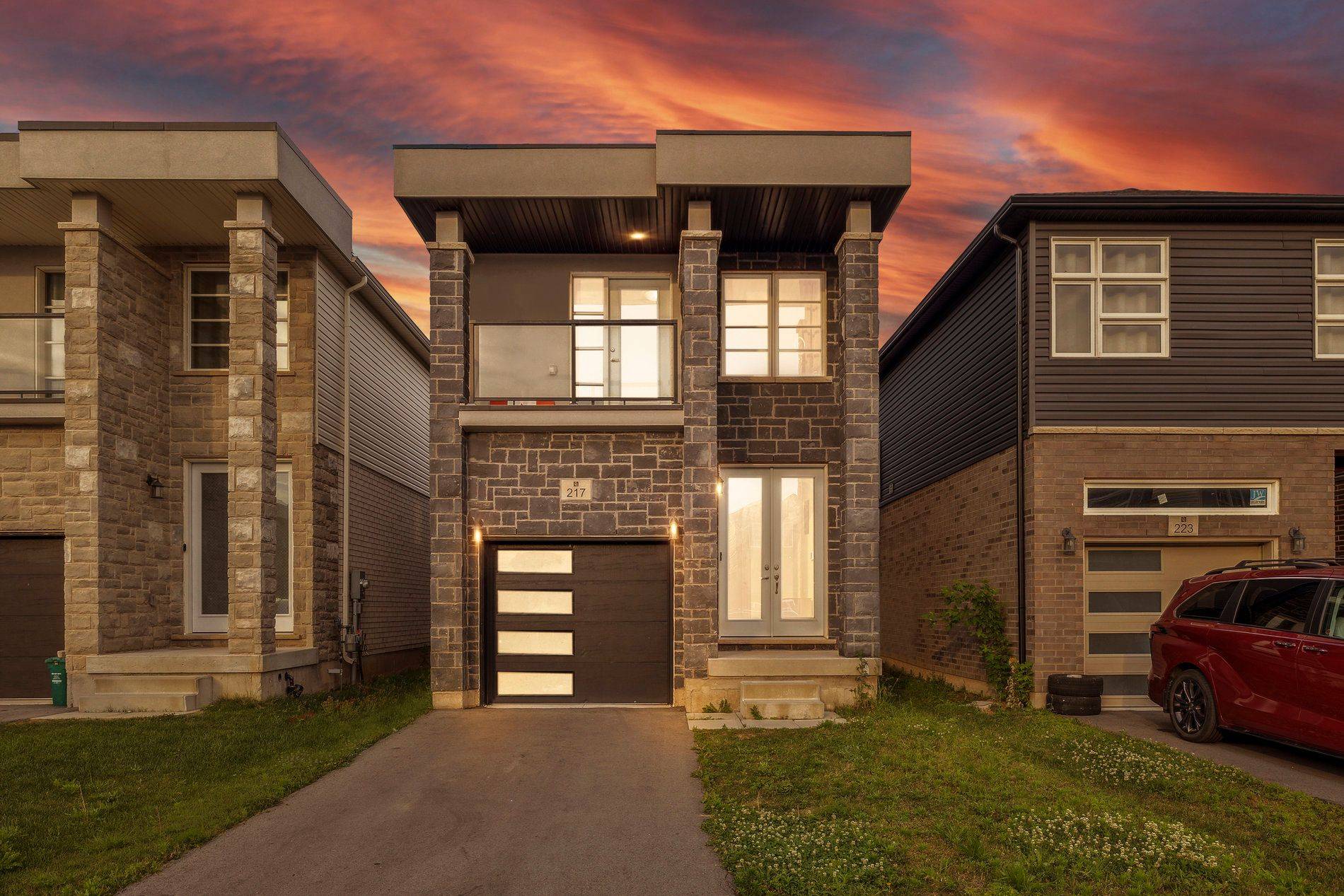 Welland, ON L3B 1T2,217 Louise ST