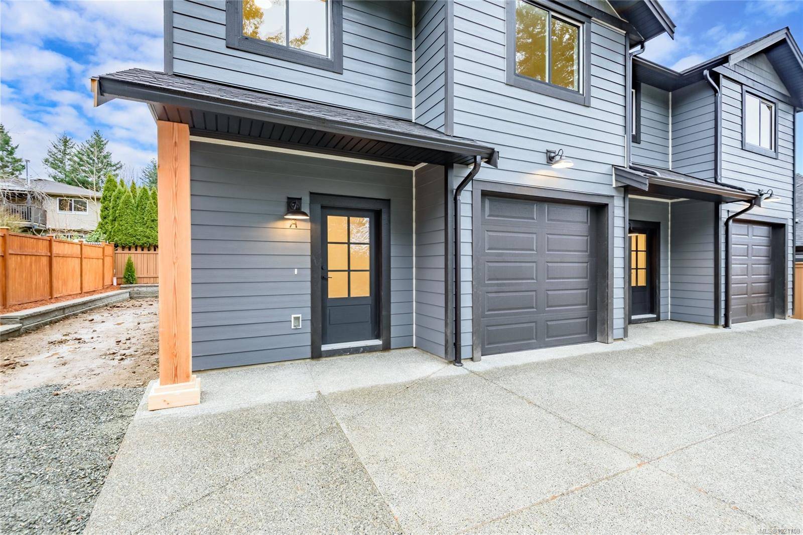 Comox, BC V9M 3W9,1044 Lazo Rd #A