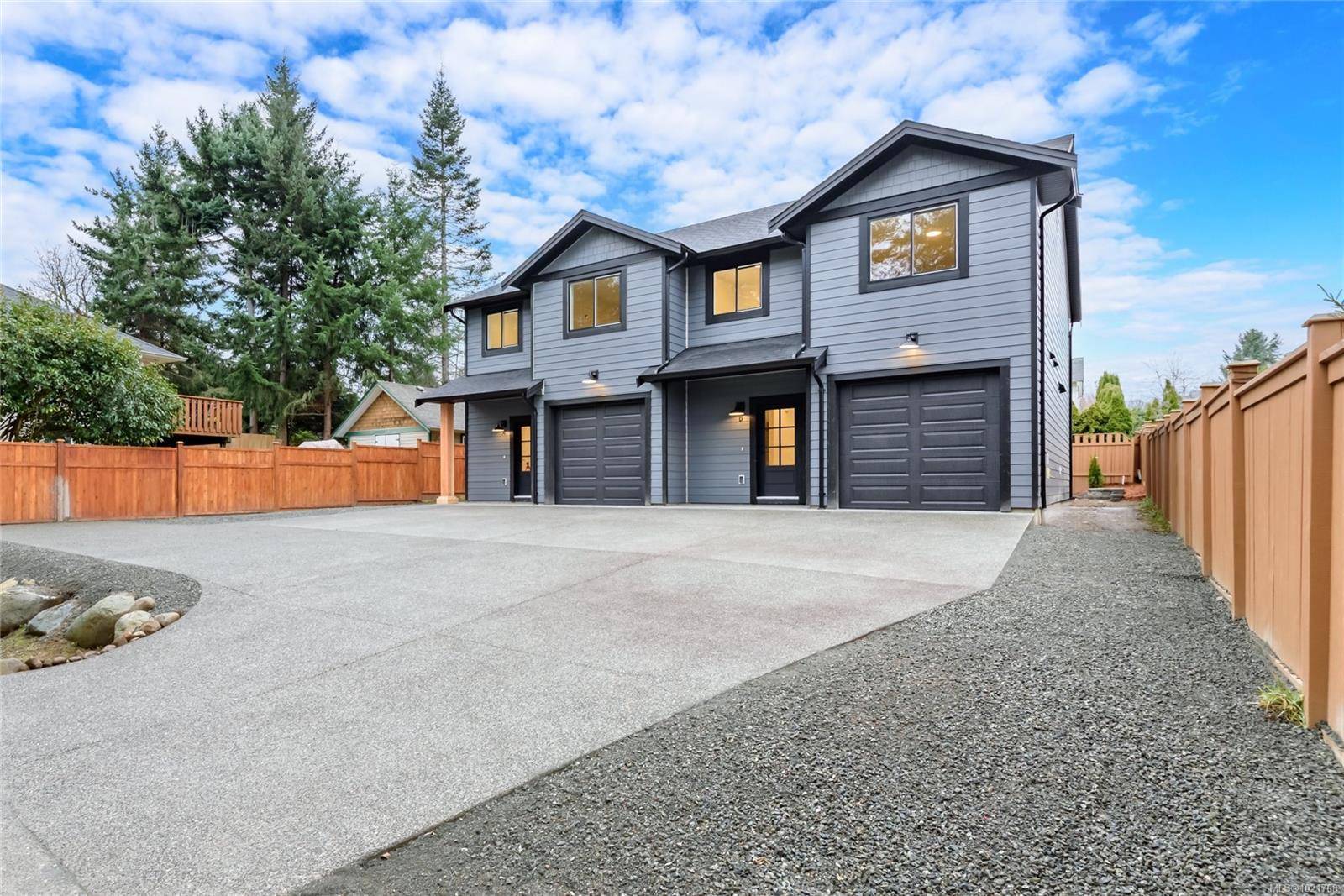 Comox, BC V9M 3W9,1044 Lazo Rd #A