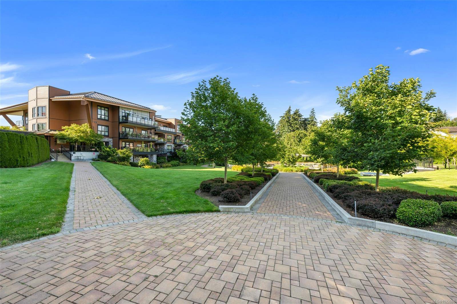 Saanich, BC V8Z 0E4,747 Travino Lane #201