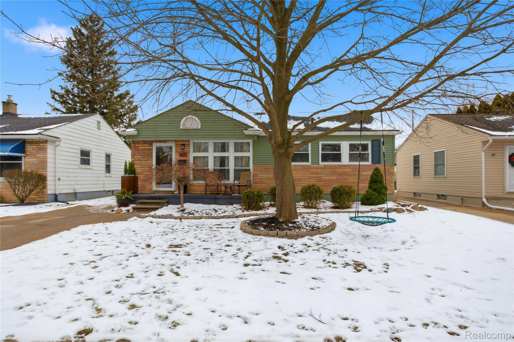 Royal Oak, MI 48067,615 N Connecticut AVE