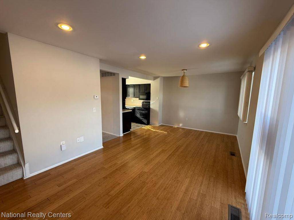 Shelby Twp, MI 48317,2048 ORCHARD CREST ST