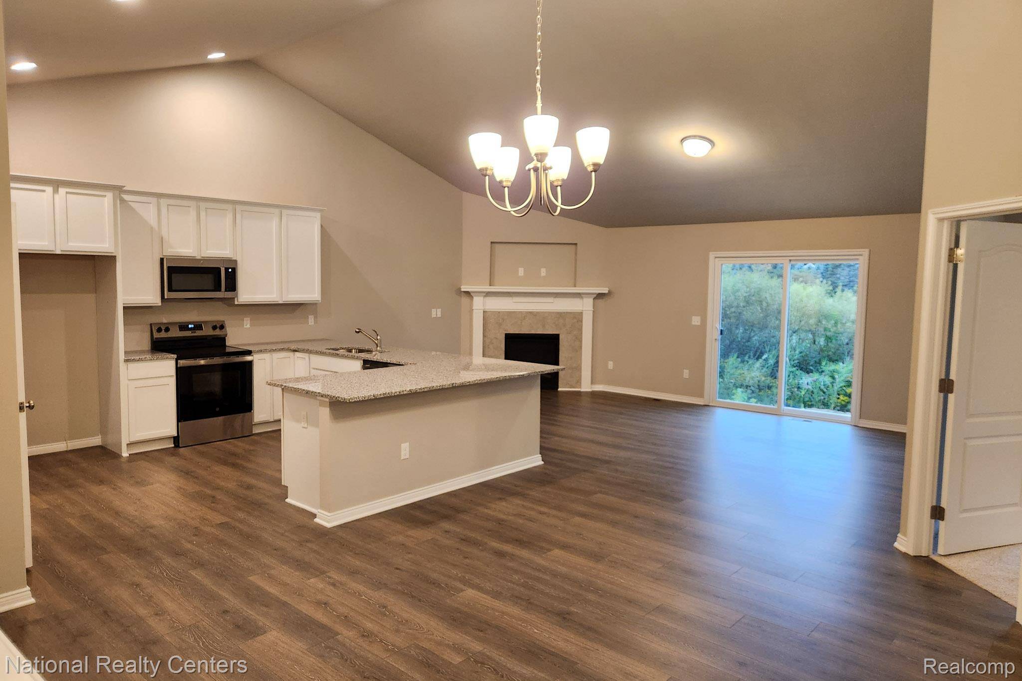 Lapeer, MI 48446,303 Devonshire DR #7