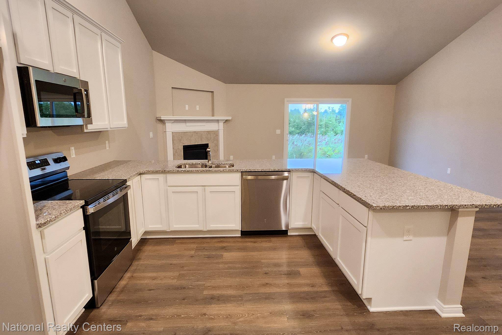 Lapeer, MI 48446,303 Devonshire DR #7