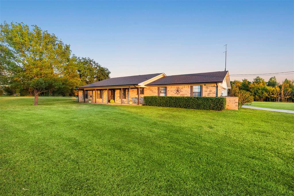 Malakoff, TX 75148,205 country Lane