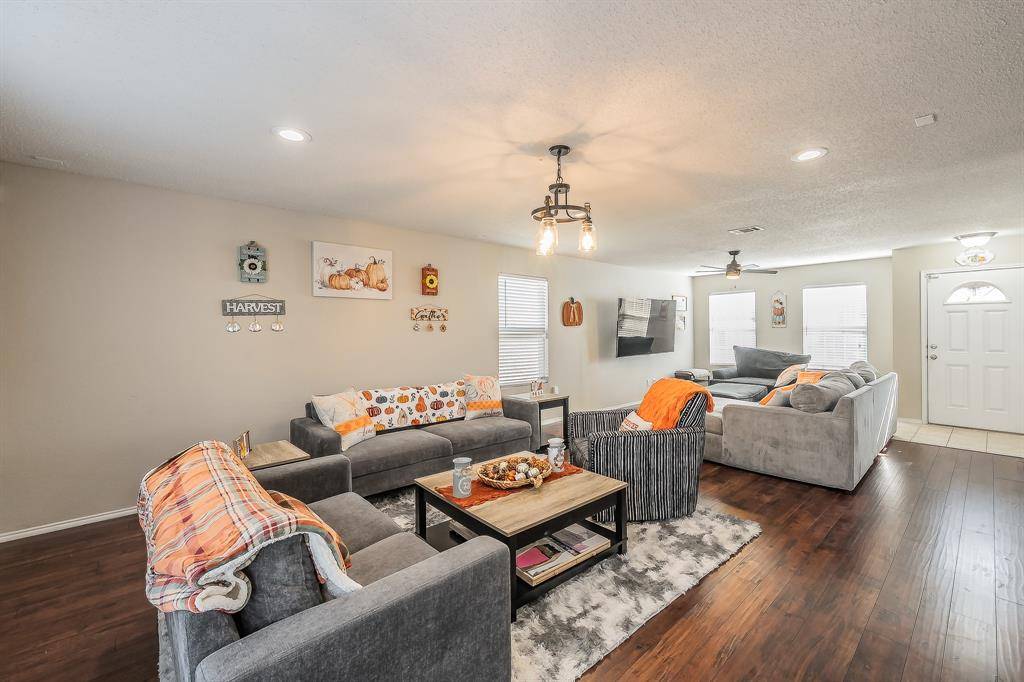 Venus, TX 76084,146 Independence Avenue