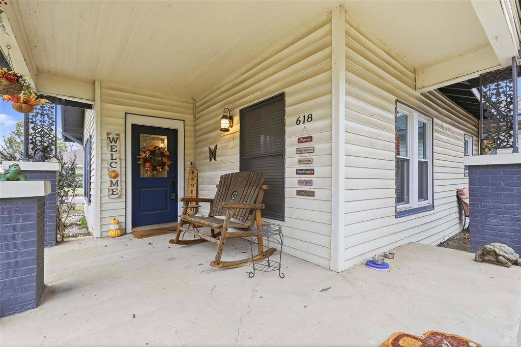 Cleburne, TX 76033,618 Granbury Street