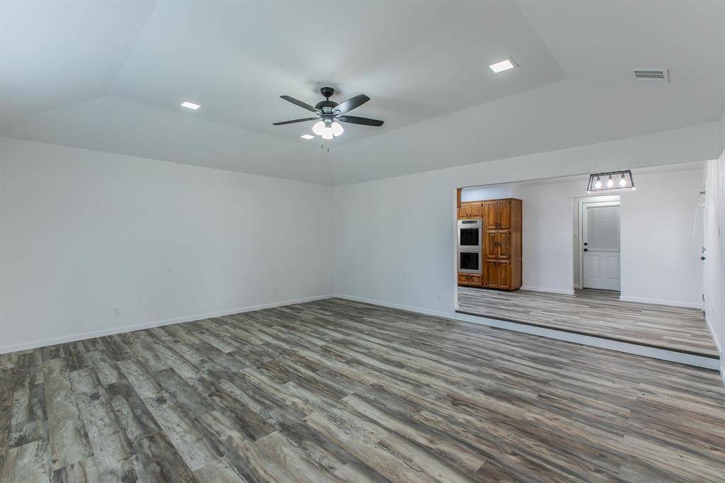 Elm Mott, TX 76640,961 Shilling Drive