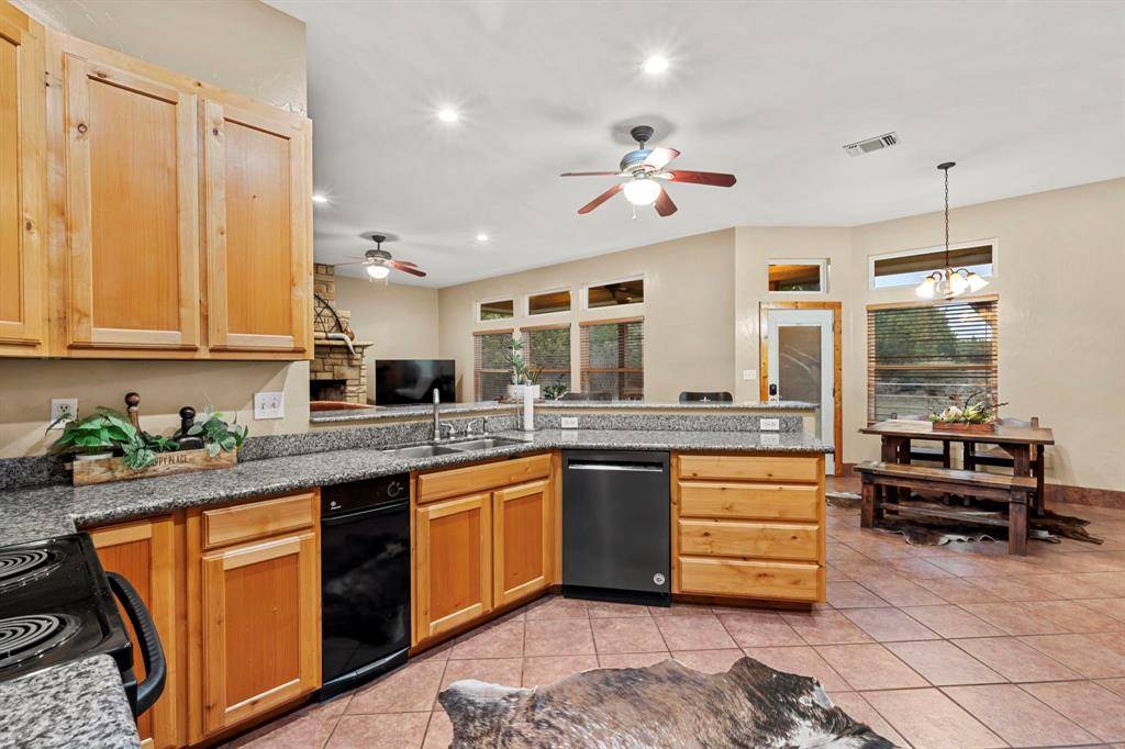 Granbury, TX 76049,6909 Running Deer Court