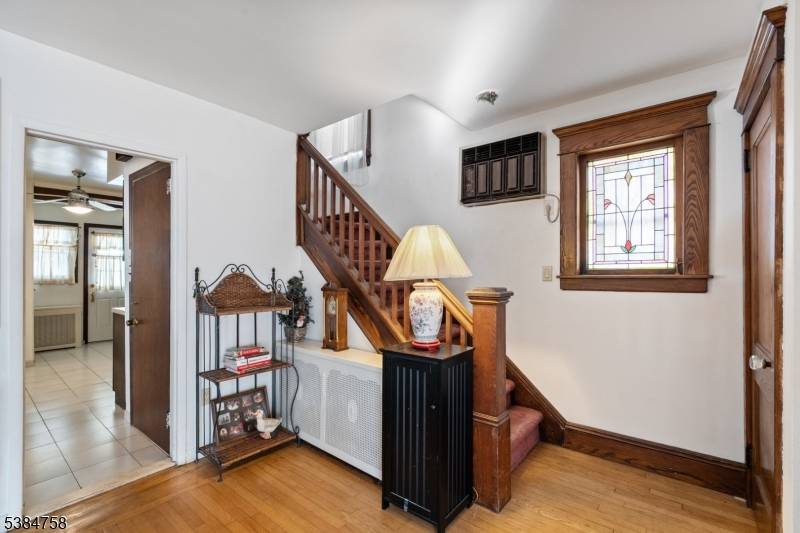 Teaneck Twp., NJ 07666,489 Maple Ave