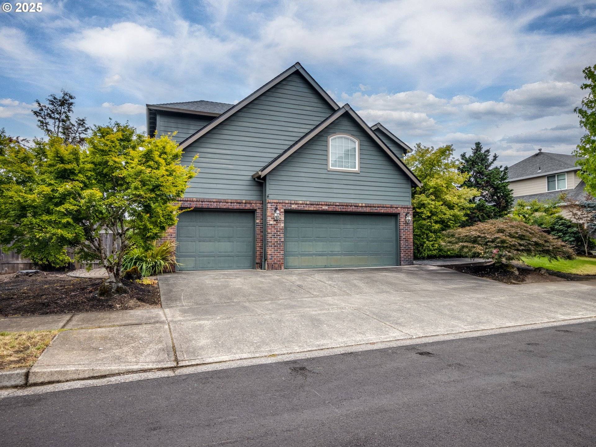 Hillsboro, OR 97124,2868 NE CHARLOIS DR