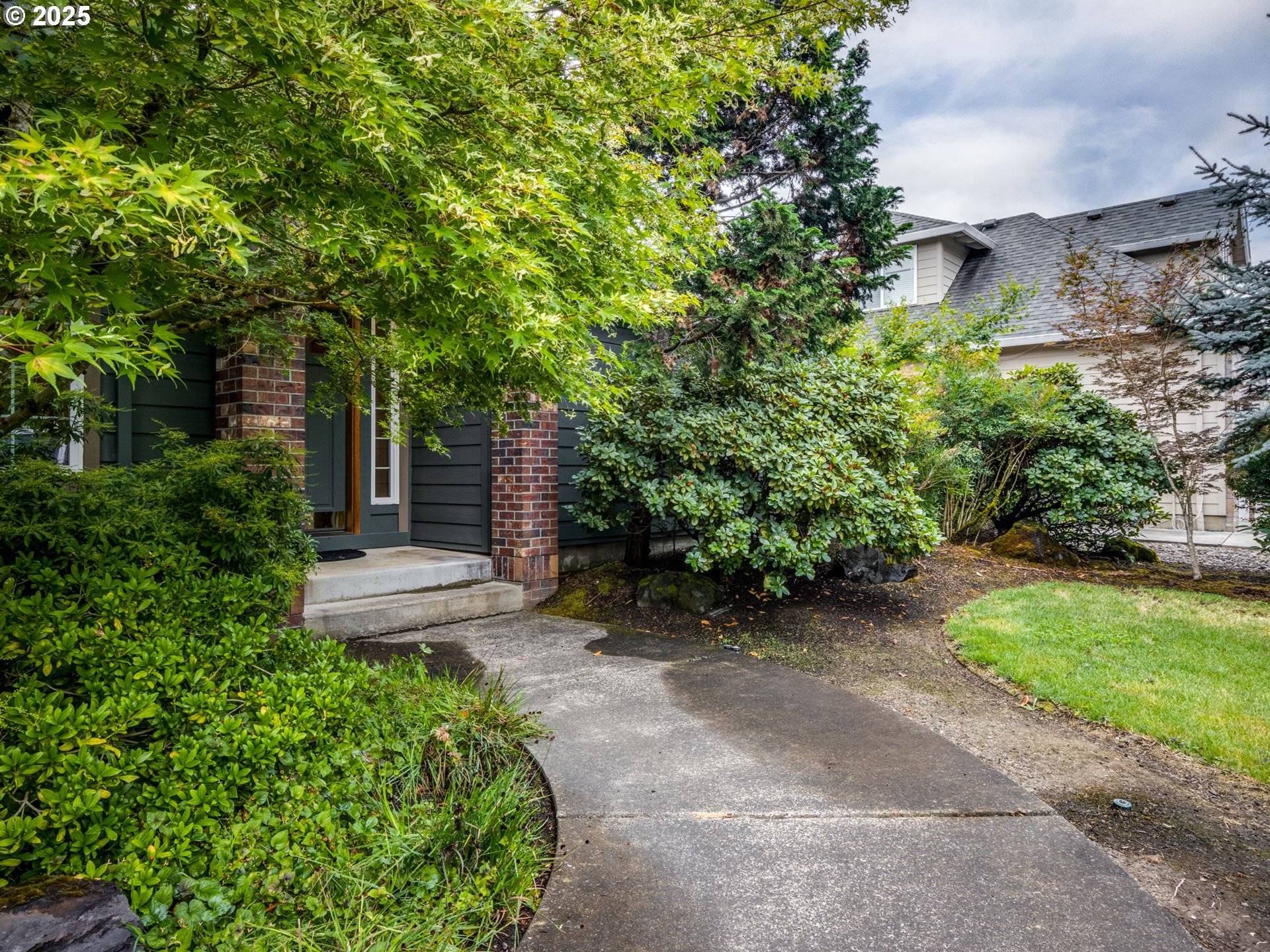 Hillsboro, OR 97124,2868 NE CHARLOIS DR