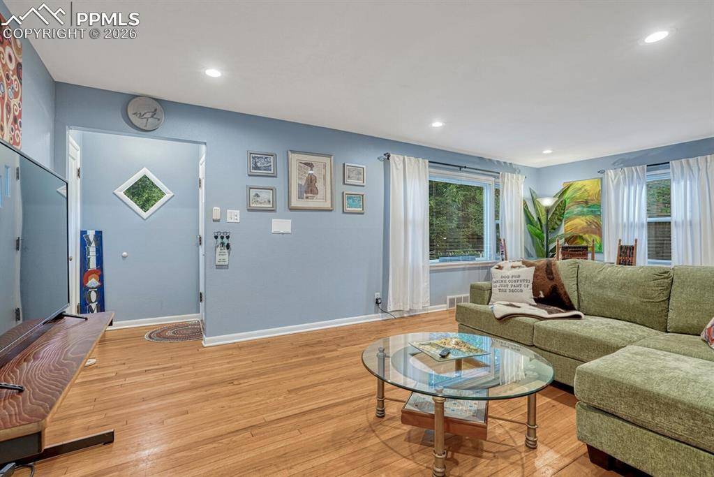 Colorado Springs, CO 80909,208 N Foote AVE