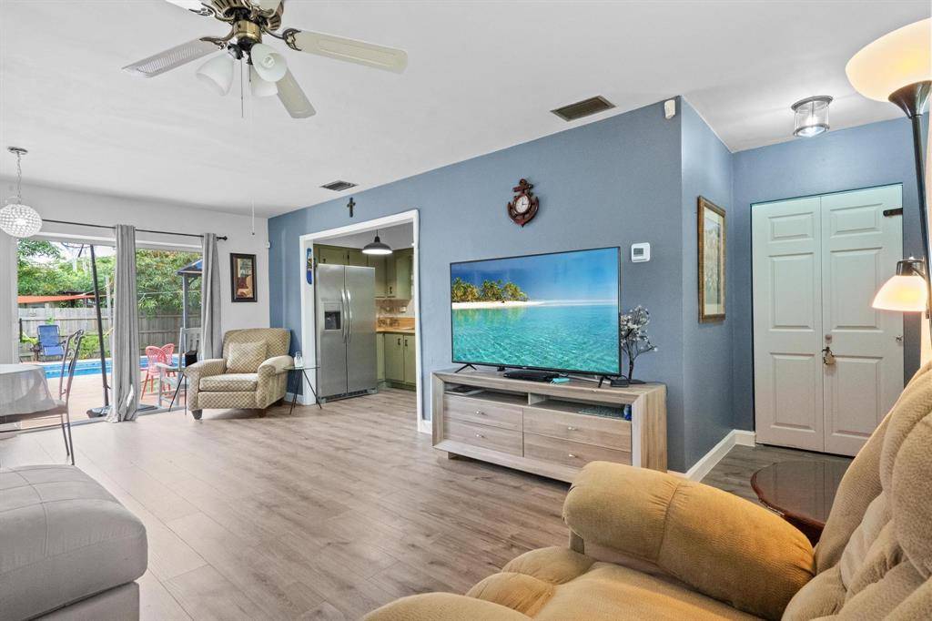 Miramar, FL 33023,7160 Venetian St